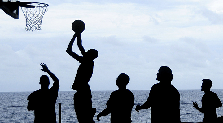 努力營(yíng)造自由開(kāi)放、崇尚創(chuàng)新的學(xué)術(shù)氛圍