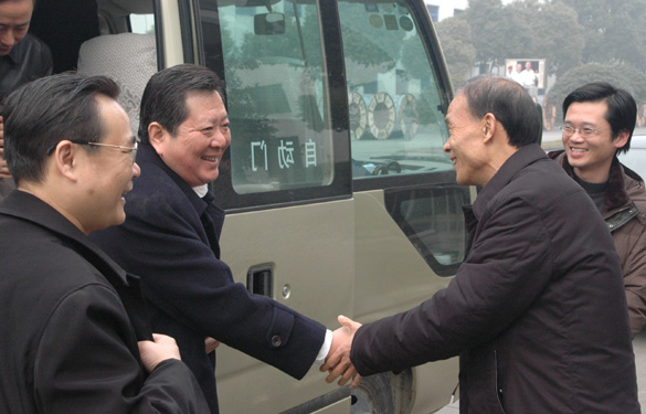 中國(guó)浦東干部學(xué)院副院長(zhǎng)王金定一行來江蘇上上電纜集團(tuán)參觀考察